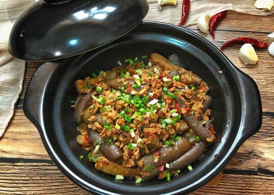 制作美味肉糜茄子煲的步骤