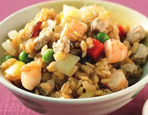 营养丰富的燕麦虾仁炒饭制作步骤