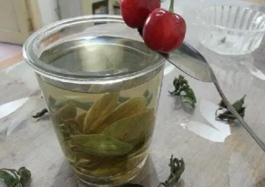 轻松学会制作柿叶蜂蜜茶