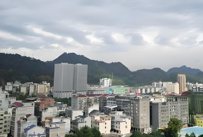 12月3日上午，湖南吉首天气阴沉