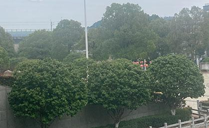 今晨，长沙天空阴沉，气温低迷