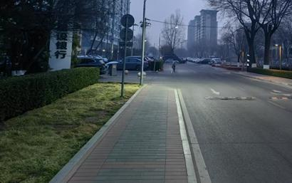 今晨，北京天空云量增多