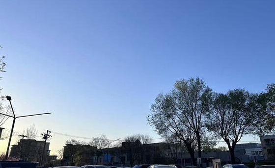 今天早晨，北京天气晴朗