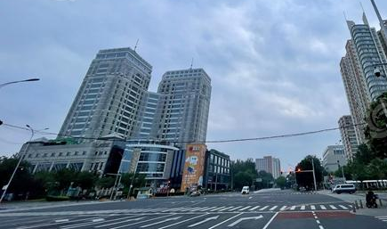 今天早晨，北京天空云层似丝绒地毯