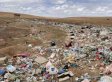 青藏可可西里地区再现巨大露天垃圾带 政府：已经组织人员清理