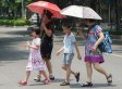 重庆多地遭遇高温热浪高达35℃ 部分地区或有暴雨天气