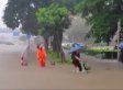 广东多地发布红色暴雨预警 内涝积水严重中山珠海等停课