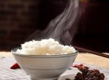 餐馆老板闭店2天请扫雪环卫工吃饭 当天不对外营业准备500多份饭