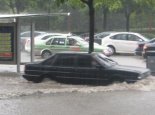 上海暴雨白昼如黑夜 上海暴雨大风雷电三预警齐发