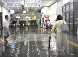 日本暴雨引发多地泥石流灾害 冲绳市政府下令疏散近1.6万人