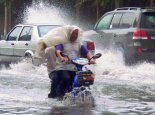 安徽多地遭遇强降雨侵袭 合肥等多条街道变泽国