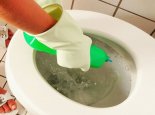 抽水马桶堵了怎么办