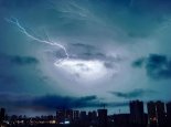 广西未来三天局地有大到暴雨伴强对流 局地有高温天气需及时补水